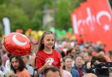 Nilüfer'de 23 Nisan Çocuk Bayramı'na renkli kutlama