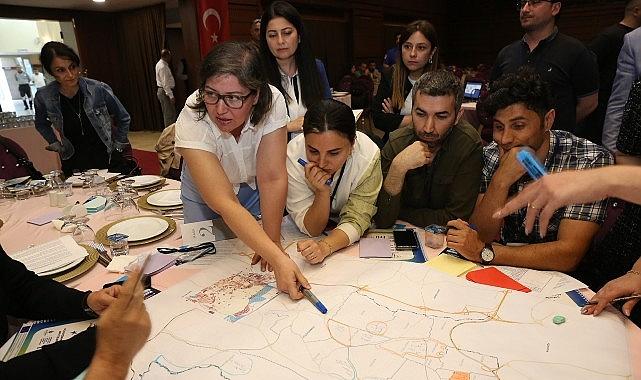 Küçükçekmece'de Olası Afet Senaryoları Konuşuldu Küçükçekmece'de Olası Afet Senaryoları Konuşuldu