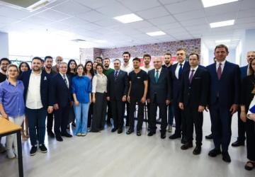 Bakan Kacır’dan DEÜ’lü Girişimcilere Destek Ziyareti