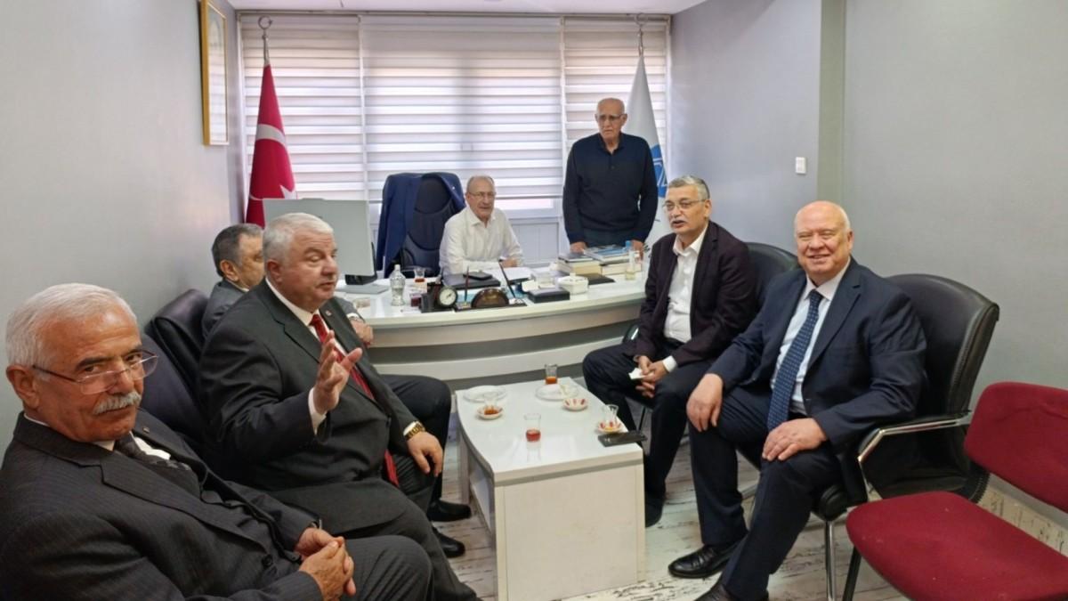 Eski Vali Halil Işık’tan Adıyaman Platformu’na övgü: ’Örnek bir hizmet gerçekleştiriyorlar’ Eski Vali Halil Işık’tan Adıyaman Platformu’na övgü: ’Örnek bir hizmet gerçekleştiriyorlar’