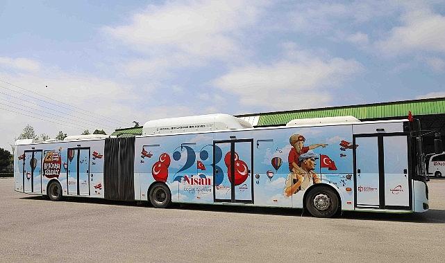 Otobüs ve tramvaylar 23 Nisan'a özel giydirildi