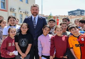 Başkan Görkem Duman: "Gelecek çocukların gülüşlerinde"