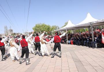 Çankaya'da 23 Nisan Coşkusu Atapark'ta Başladı