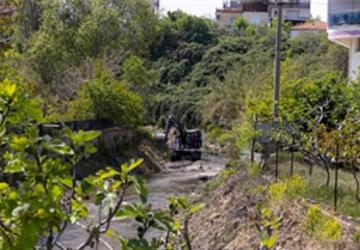 Körfezle buluşan derelerde temizlik harekâtı