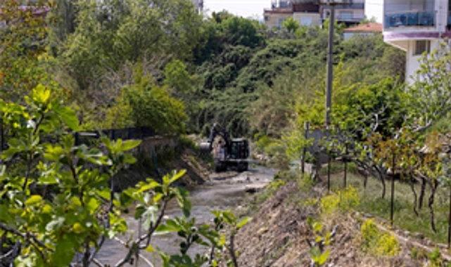 Körfezle buluşan derelerde temizlik harekâtı Körfezle buluşan derelerde temizlik harekâtı