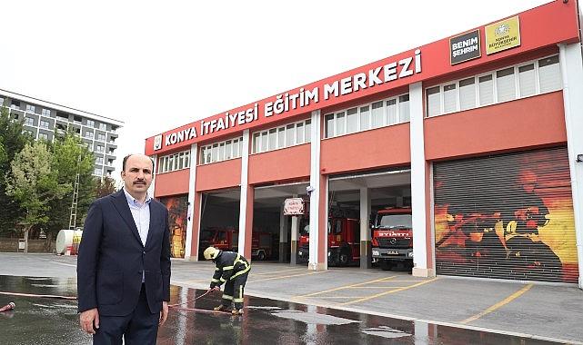 Başkan Altay “Gönüllü İtfaiyecilik" Eğitimi Alan Üniversite Öğrencileriyle Buluştu Başkan Altay “Gönüllü İtfaiyecilik" Eğitimi Alan Üniversite Öğrencileriyle Buluştu