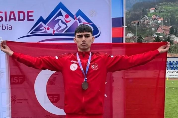 Bursa Osmangazili Milli Atlet, Dünya Üçüncüsü Oldu Bursa Osmangazili Milli Atlet, Dünya Üçüncüsü Oldu
