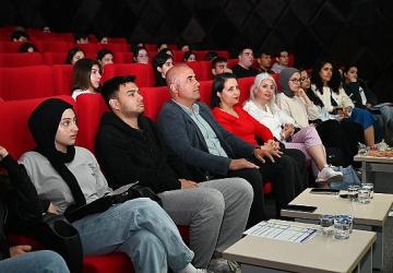Kurs öğrencilerine seminer