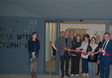 Bin 300 kitaplık kütüphane Konak Metro İstasyonu'nda açıldı