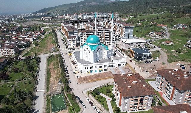Derince Ahmet Yesevi Camii'ne estetik dokunuş