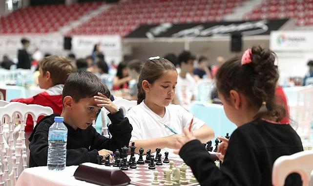 Satranç Tutkunları Geleneksel Kyme Satranç Turnuvası'nda Buluşuyor