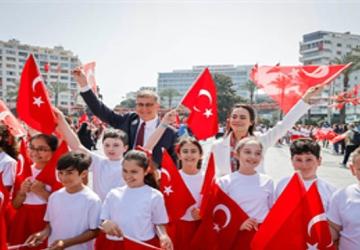 Cumhuriyet Meydanı rengarenk