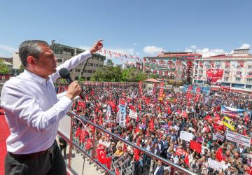 CHP Van Mitingi: ‘Milletin Kalesi Van’da Demokrasi ve Barış Mesajı’