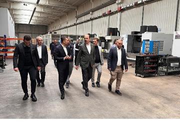 Başkan Altay Bilim Merkezi'nde Öğrencileri, Organize Sanayi'de Çalışanları Ziyaret Etti