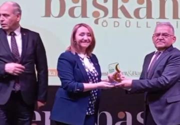 Bilecik Pazaryeri Belediyesi’nin Başarısı Ulusal Düzeyde Ödüllendirildi!