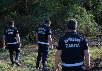Büyükşehir'den Gediz Nehri'ni Kirletenlere Suçüstü