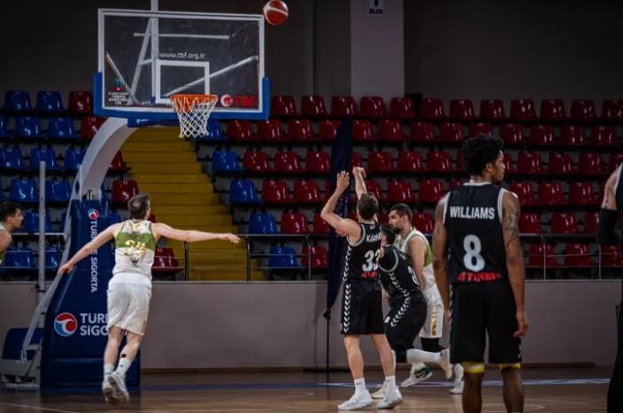 Konya Büyükşehir Belediyespor'dan Play-off Yolunda Kritik Zafer Konya Büyükşehir Belediyespor'dan Play-off Yolunda Kritik Zafer