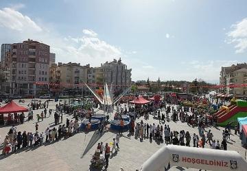 23 Nisan'da çocuklar doyasıya eğlendi