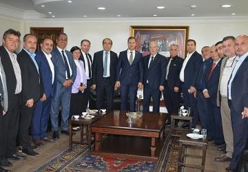 Deniz Yücel'e esnaftan sıcak karşılama