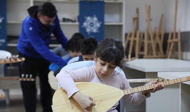 Başkan Çerçioğlu'nun Etkinlikleri ile Aydınlı Çocukları Türk Halk Müziğinin Eşsiz Notalarını Öğreniyor