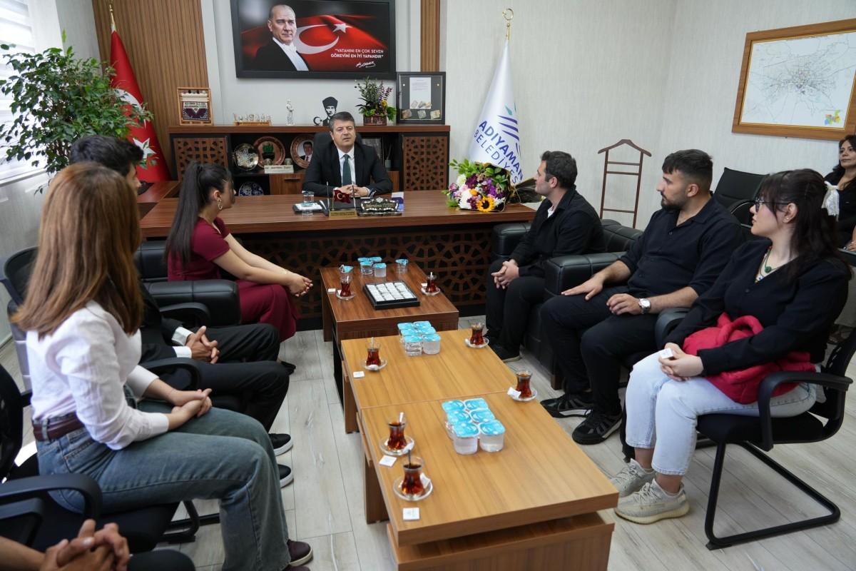 Gençlik Meclisi’nden Başkan Tutdere’ye 19 Mayıs ziyareti Gençlik Meclisi’nden Başkan Tutdere’ye 19 Mayıs ziyareti