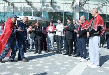 Engel Tanımayan Yürekler Vatan Sevgisiyle Yemin Etti