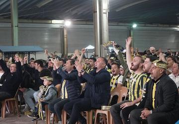 Fenerbahçe'nin Avrupa zaferi dev ekranda izlendi