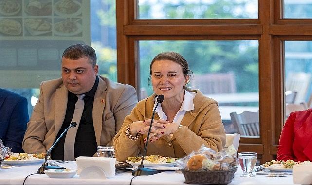 Konak'ta Romanlar Günü'ne özel buluşma Konak'ta Romanlar Günü'ne özel buluşma