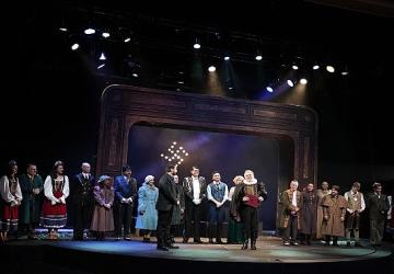 “Yaşamak mı Yoksa Ölmek mi?" Adana'da alkış topladı