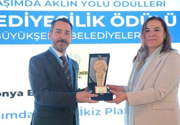 Konya Büyükşehir'in “Ulaşımda Dijital İkiz Platformu"na Belediyecilik Ödülü