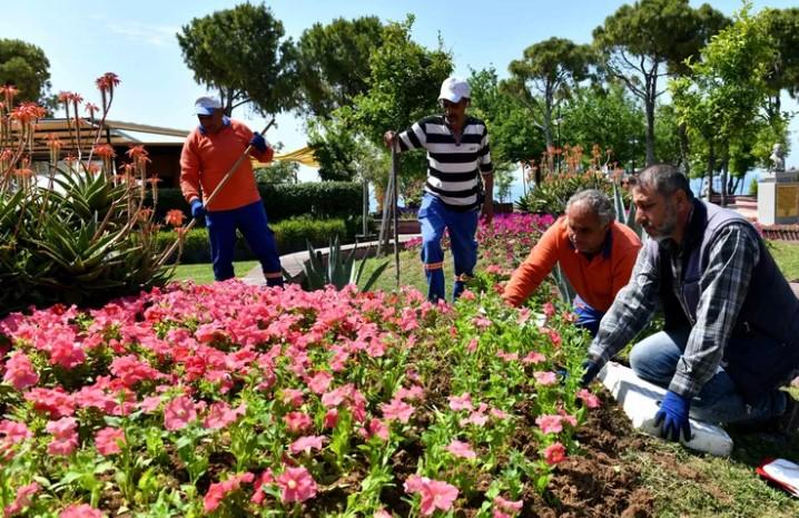 Antalya Muratpaşa: Renkli Etkinliklerle Şehri Süsleyecek Antalya Muratpaşa: Renkli Etkinliklerle Şehri Süsleyecek