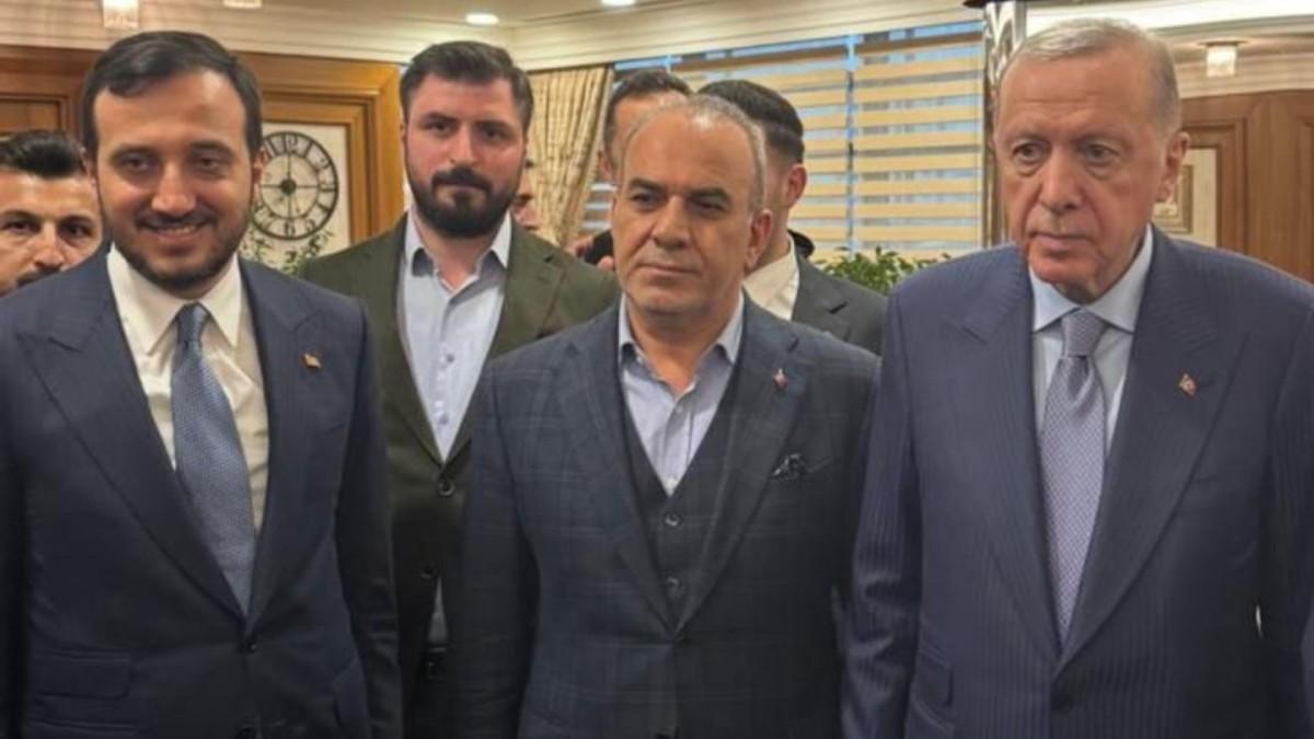 Cumhurbaşkanı Erdoğan’a Adıyamanlılar Vakfı çalışmaları hakkında bilgilendirme Cumhurbaşkanı Erdoğan’a Adıyamanlılar Vakfı çalışmaları hakkında bilgilendirme