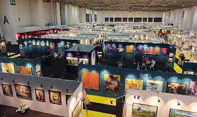İzmir'de sanat ve antika fuarına yoğun ilgi İzmir'de sanat ve antika fuarına yoğun ilgi