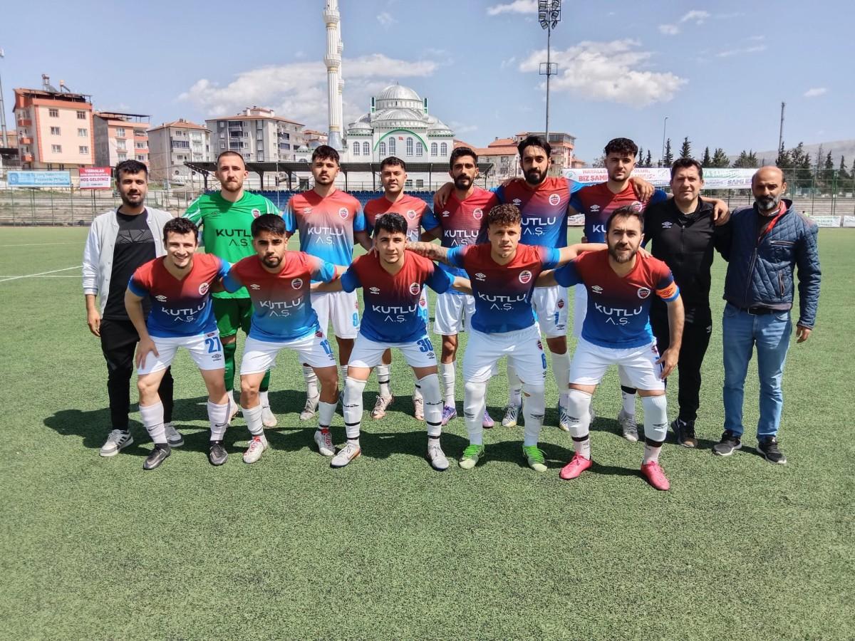 Kahta 02 Spor, Gölbaşı'nı 4-1 mağlup ederek BAL'da kaldı Kahta 02 Spor, Gölbaşı'nı 4-1 mağlup ederek BAL'da kaldı