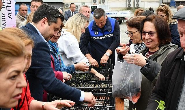 Lüleburgaz Belediyesi'nden vatandaşlara 20 bin adet fide Lüleburgaz Belediyesi'nden vatandaşlara 20 bin adet fide