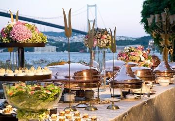 Esma Sultan'da Aşkın Tarihle Buluştuğu Masalsı Düğünler