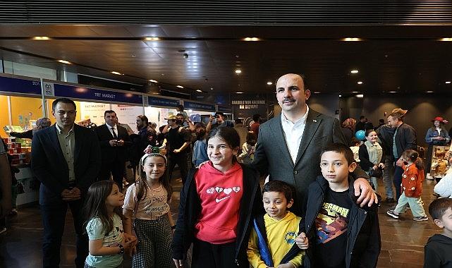 Başkan Altay Çocuk Kitap Günleri'nin Son Gününde Çocukların Coşkusuna Ortak Oldu