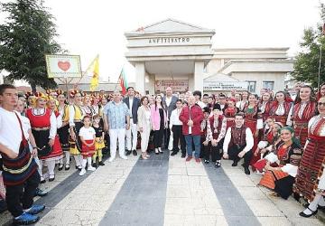Festival Coşkusu Menderes'i Sardı