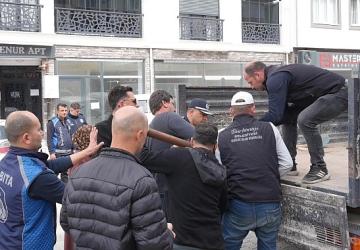 Burhaniye'de Yol ve Kaldırım İşgaline Müdahale