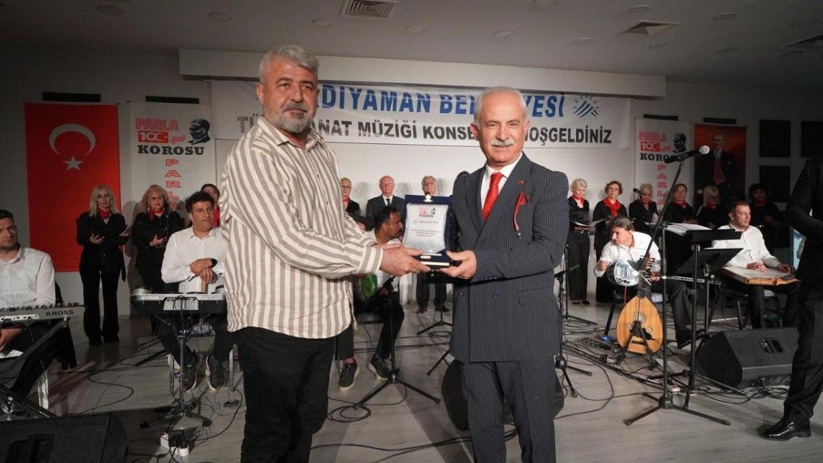 Başkent Gönüllüleri Derneği ve Parla 100. Yıl Korosu, sanatseverlerle buluştu - Videolu Haber Başkent Gönüllüleri Derneği ve Parla 100. Yıl Korosu, sanatseverlerle buluştu - Videolu Haber