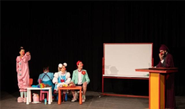 İzmir Şehir Tiyatroları'ndan çocuklara bayram armağanı