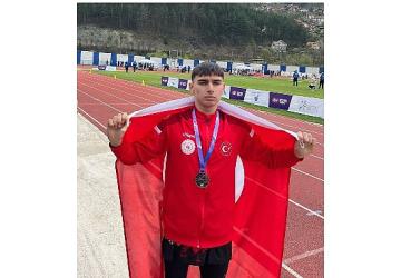 Osmangazili milli atletten dünya üçüncülüğü