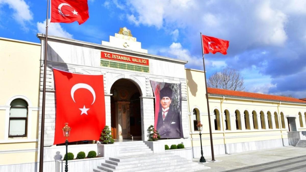 İstanbul Valiliği’nden deprem sonrası kritik uyarı: 'Hasarlı binalara girmeyin, trafiğe çıkmayın' İstanbul Valiliği’nden deprem sonrası kritik uyarı: 'Hasarlı binalara girmeyin, trafiğe çıkmayın'