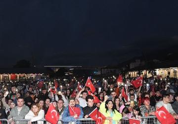 Osmangazi'de 19 Mayıs coşkusu konserlerle doruğa çıktı