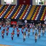 Adıyaman'da halk oyunları şöleni: 980 sporcu sahne aldı