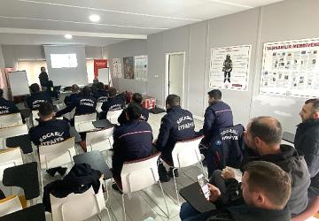 İtfaiye personeline 'asansörde kurtarma' eğitimi