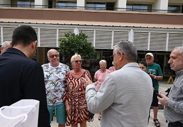 Alman çifte Başkan Topaloğlu'ndan teşekkür plaketi