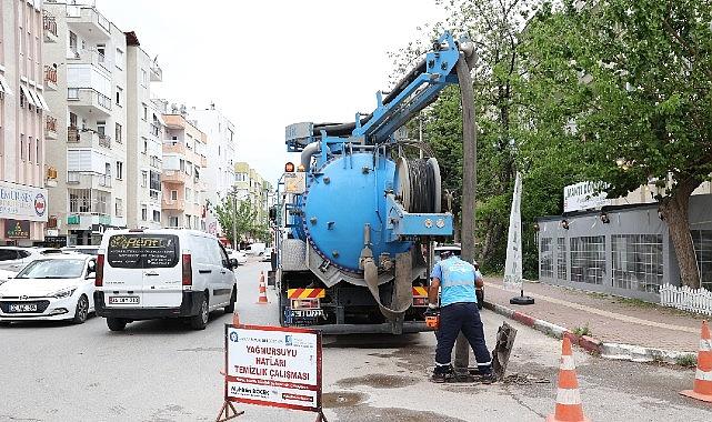 yağmur suyu hattı temizliği sürüyor yağmur suyu hattı temizliği sürüyor