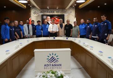 İşitme Engelli Sporculardan Başkan Tutdere’ye şampiyonluk sözü