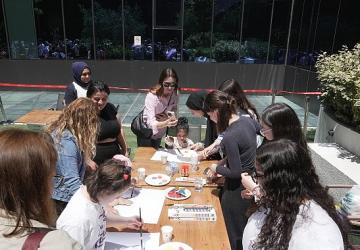 Özel eğitim öğrencileri İstinye Üniversitesi'nin şenliğinde buluştu